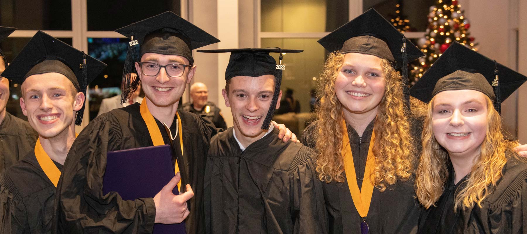 fall-2022-commencement-graduates